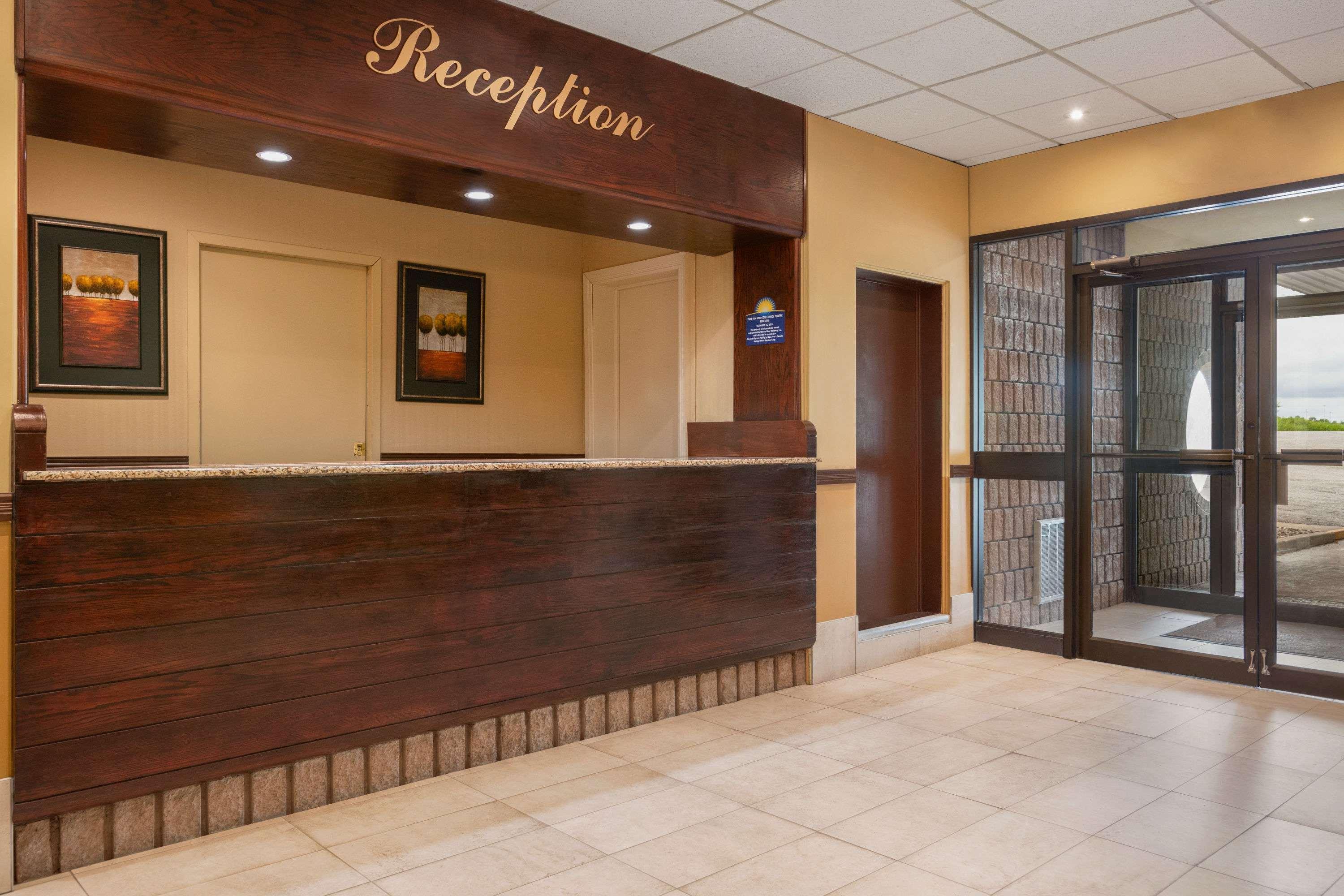 فندق Renfrewفي  دايز إن ومركز مؤتمرات باي ويندام رينفرو المظهر الخارجي الصورة